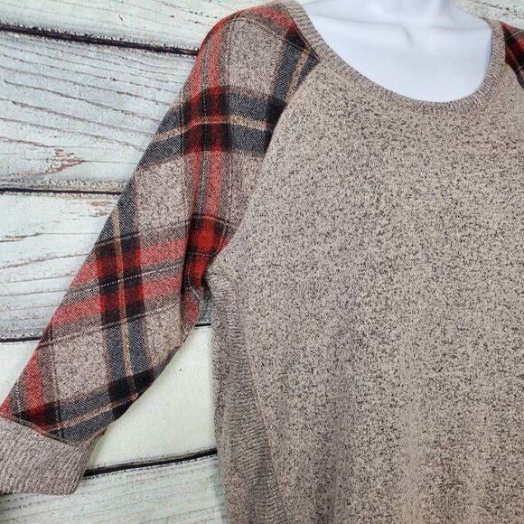Maurices Beige Knit Sweater with Red Plaid Raglan Sleeves Cozy Pullover Size Sma - Picture 2 of 8